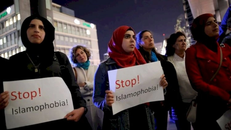 Avropada müsəlmanlarla bağlı siyasət dəyişir   - FOTO