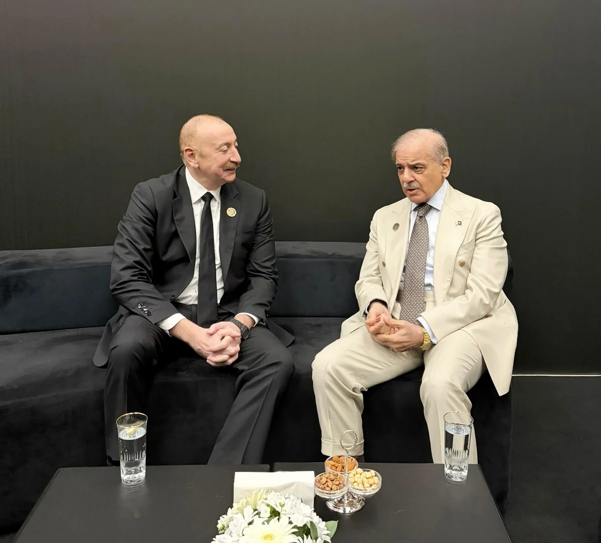 Prezident İlham Əliyev Pakistanın Baş naziri ilə görüşüb