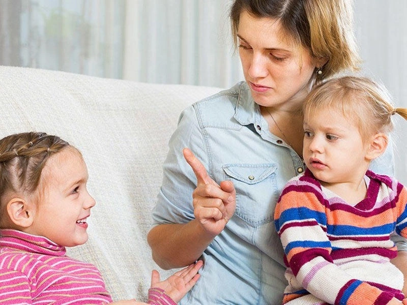 Uşaqları təhlükələrdən necə qorumaq olar? - Psixoloqdan AÇIQLAMA