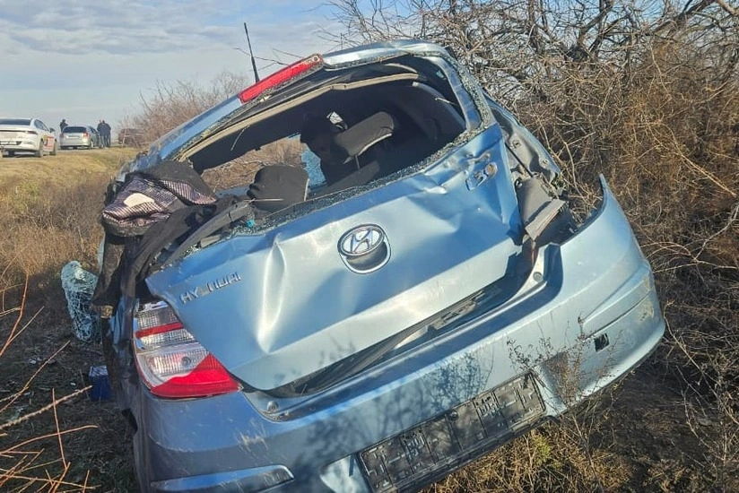 Kürdəmirdə maşın aşıb,xəsarət alanlar var