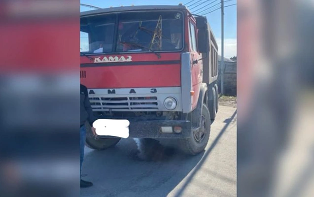 Gecə saatlarında piyadanı “Kamaz”la vurub öldürdü