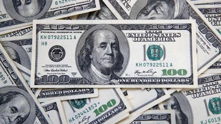 Qonşu ölkədə dollar rekord səviyyəyə çatdı