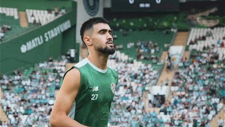 “Bursaspor” azarkeşləri Toral Bayramovu topa tutdu