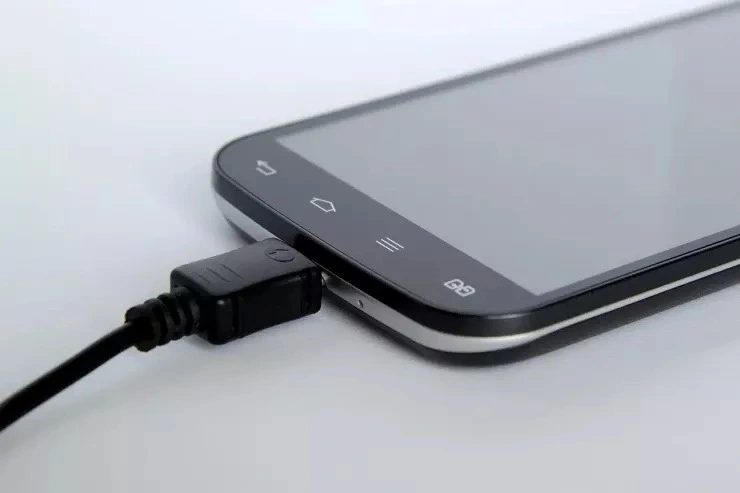 Gecə telefonun internetini söndürməyənlərə XƏBƏRDARLIQ