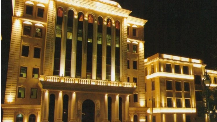 Yeni icra başçısı müavinini  işdən çıxardı