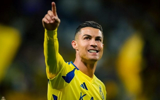 Ronaldo növbəti qolunu vurdu
