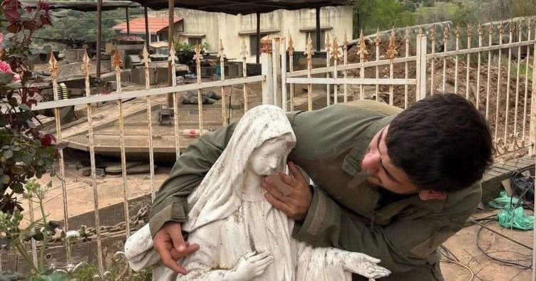 Livanda xristian simvollarına qarşı HÖRMƏTSİZLİK - FOTO