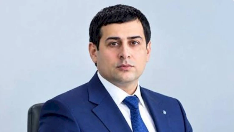 3 milyon dollarlıq şantaj: Həmin şəxslərin məhkəməsi başladı