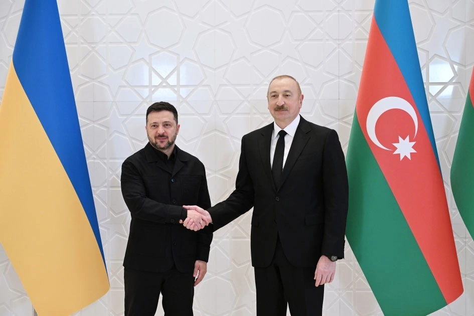 Ukrayna Prezidenti Volodimir Zelenski Azərbaycana gəlib - FOTOLAR