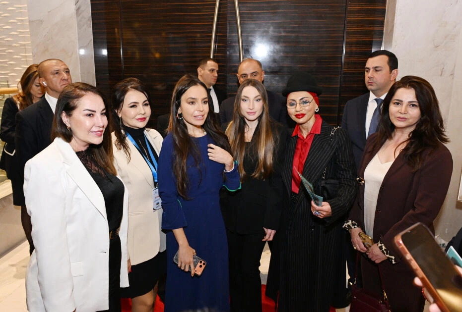 Leyla Əliyeva AQEM çərçivəsində keçirilən beynəlxalq konfransın açılış mərasimində çıxış edib - FOTO