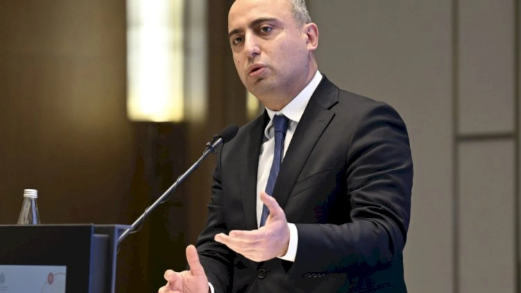 “Rus bölməsində təhsilin daha üstün olmasına dair fikirlər mifdir” - Nazir
