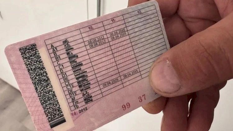 Azərbaycanda bu yaşdan sonra sürücülük vəsiqəsi verilməyəcək? - Detallar