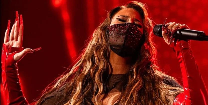 “Eurovision 2026” səhnəsində İsveç təmsilçisi huşunu itirdi