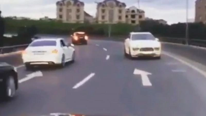 Porşe ilə avtoşluq edən sürücü saxlanıldı - VİDEO