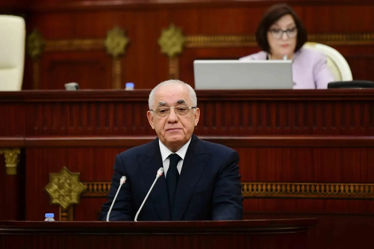 Milli Məclisin iclası başladı: Baş nazir hesabat verir