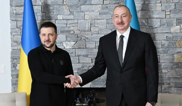 Prezidentlər mətbuata bəyanatlarla çıxış etdi