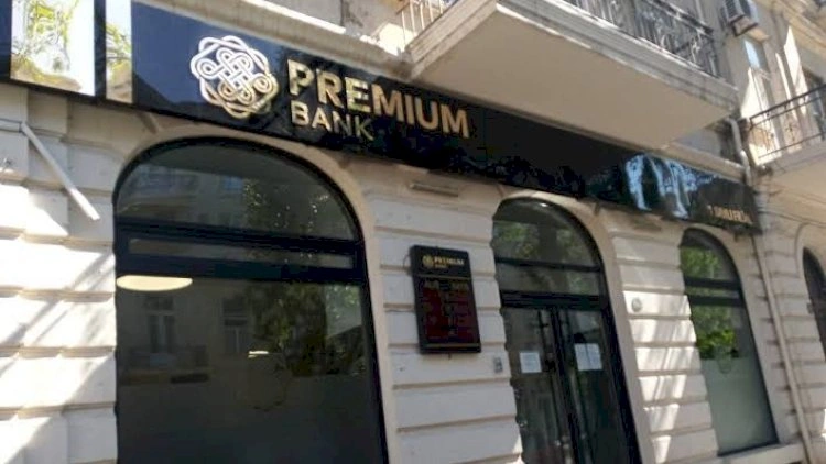 “Premium Bank”ın pul vəsaitləri 20 milyon manat azalıb