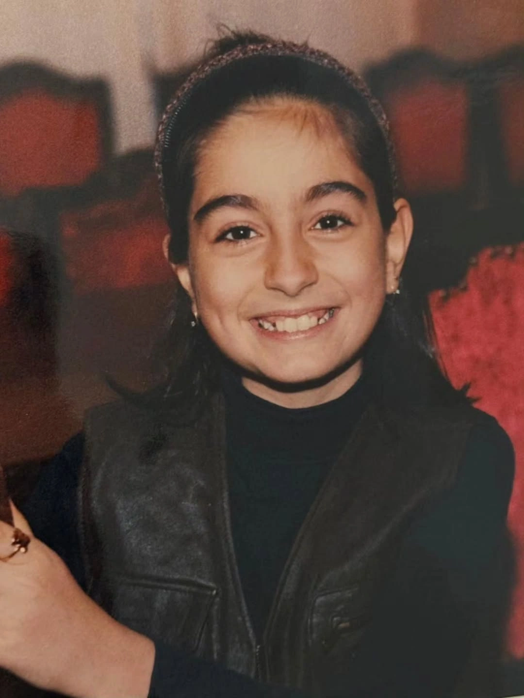 Leyla Əliyeva bacısını uşaqlıq fotoları ilə təbrik etdi