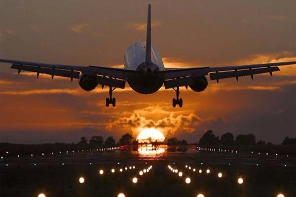 Bakıya uçan təyyarə aeroportdan qalxa bilmədi -PUA TƏHLÜKƏSİ