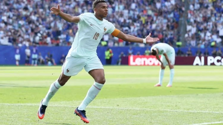 DÇ-2026: Fransa ilk yarımfinalçı oldu