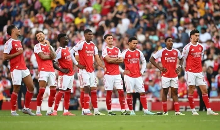 <font dir="auto" style="vertical-align:inherit"><font dir="auto" style="vertical-align:inherit">Arsenal 11 oyundan sonra yüksəldi</font></font>