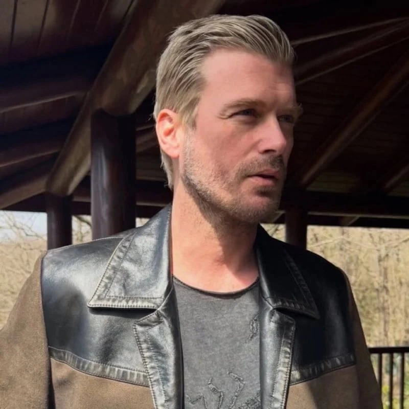 Kıvanç Tatlıtuğ imicini dəyişdi - FOTO