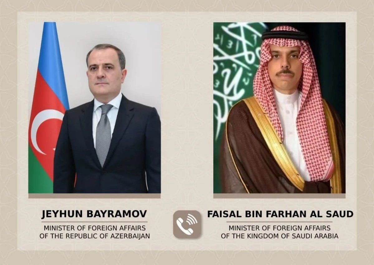 Ceyhun Bayramov səudiyyəli həmkarı ilə Yaxın Şərqdəki vəziyyəti müzakirə etdi