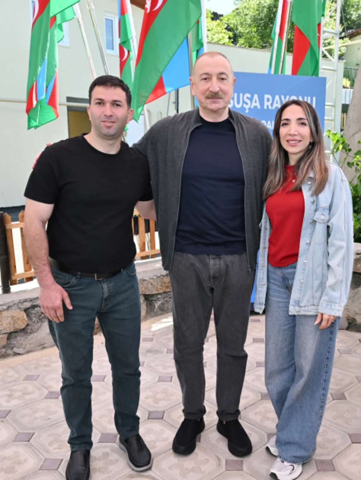 İlham Əliyev Şuşanın Böyük Qaladərəsi kəndində sakinlərlə görüşdü - FOTOLAR