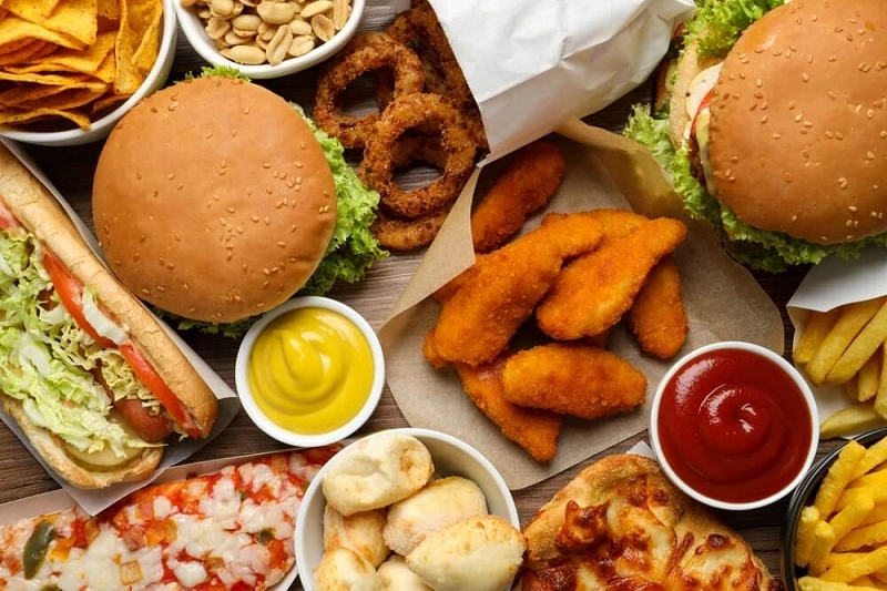 “Fast-food” təhlükəsi: Uşaqlar üçün hansı risklər yaradır?
