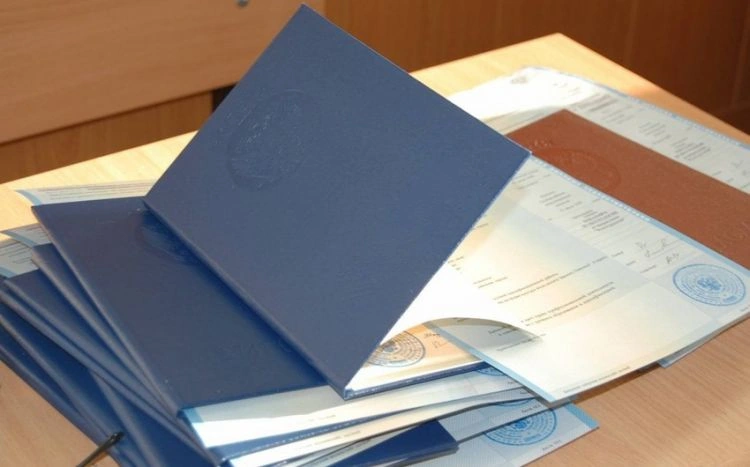 10 məzunun diplomu saxta çıxdı