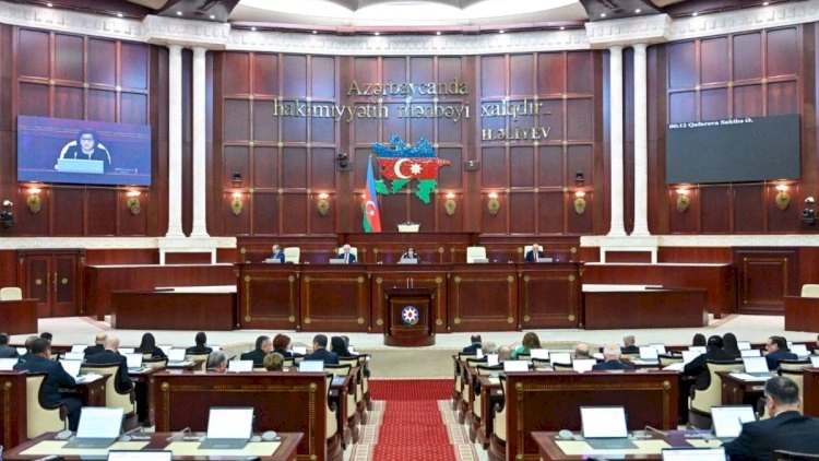 Mili Məclisin iclası keçirilir