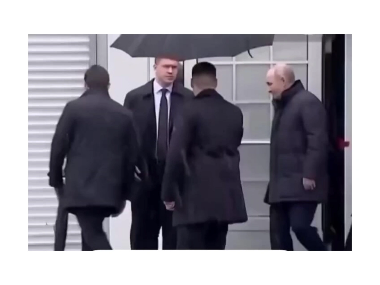 Putin jesti ilə diqqət çəkdi - VİDEO