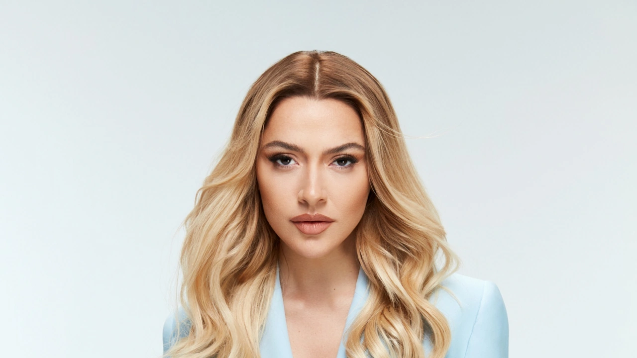 Hadise keçmiş sevgilisinə eyham vurdu: Mən olmasam...