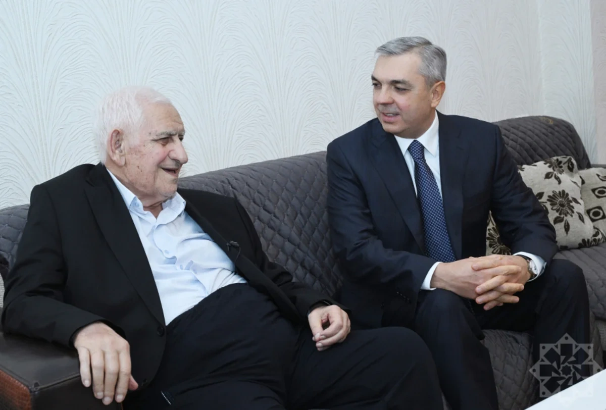 Xalq şairi Nəriman Həsənzadəyə Heydər Əliyev ordeni təqdim edilib