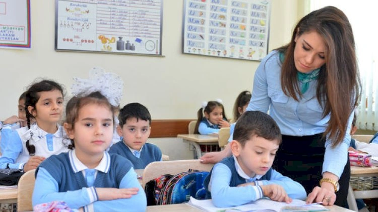 Azərbaycanda minlərlə müəllimin maaşı arta bilər
