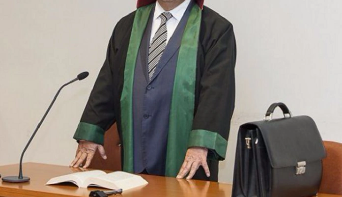 Kollegiyadan bir vəkil xaric edildi