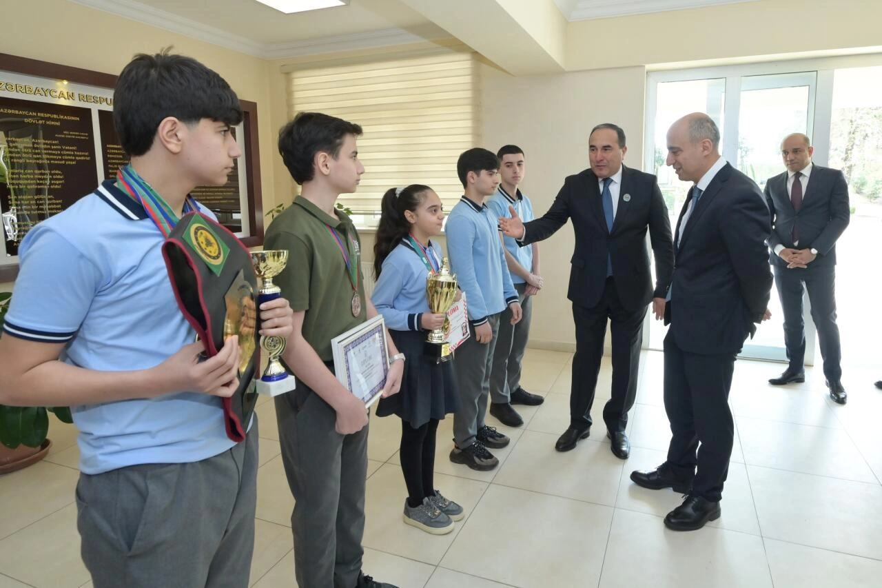 Emin Əmrullayev Xaçmazda tədris prosesi ilə tanış olub - FOTO