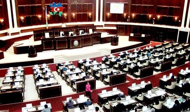 Qanunvericilikdən arvad sözünün çıxarılması təklif edildi