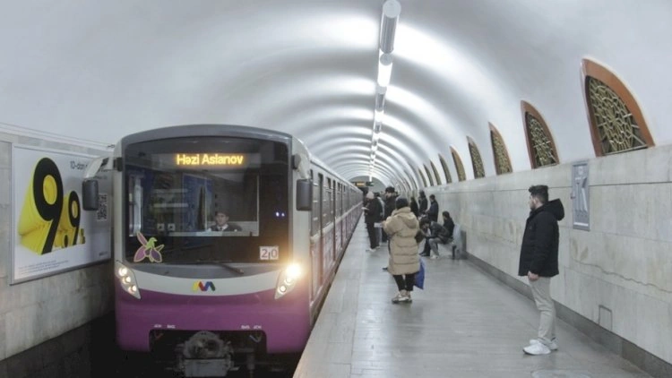 Metronun qrafiki futbola görə dəyişdirildi