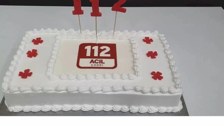 Sevgililər Günündə təcili yardımdan tort istədi, cərimələndi