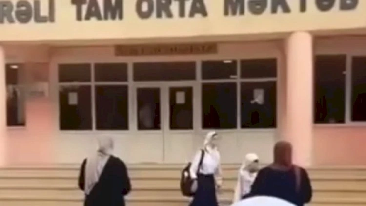 “Azyaşlı uşaqların dini şüuru və dünyagörüşü...” -  Hicab mübahisəsi kimlərə sərf edir?