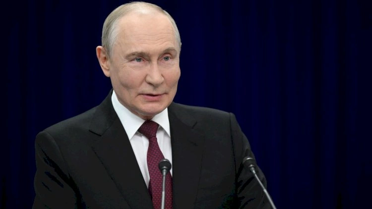 Putin ayaqüstə alqışlandı   - VİDEO
