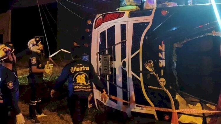 Avtobus aşdı, onlarla insan xəsarət aldı