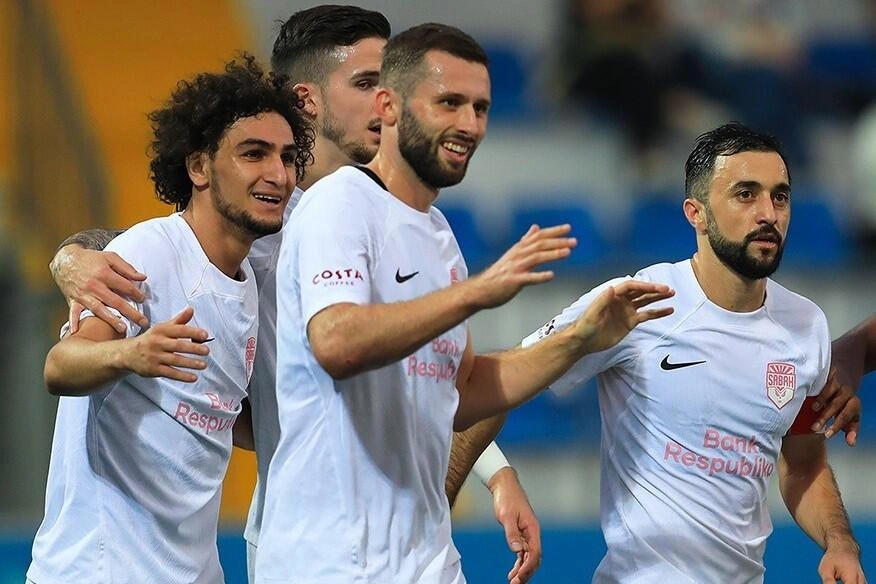 “Sabah” “Karvan-Yevlax”ı darmadağın etdi