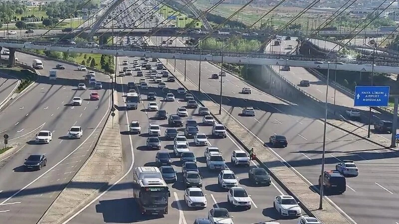 Bakının bu küçələrində sıxlıq var