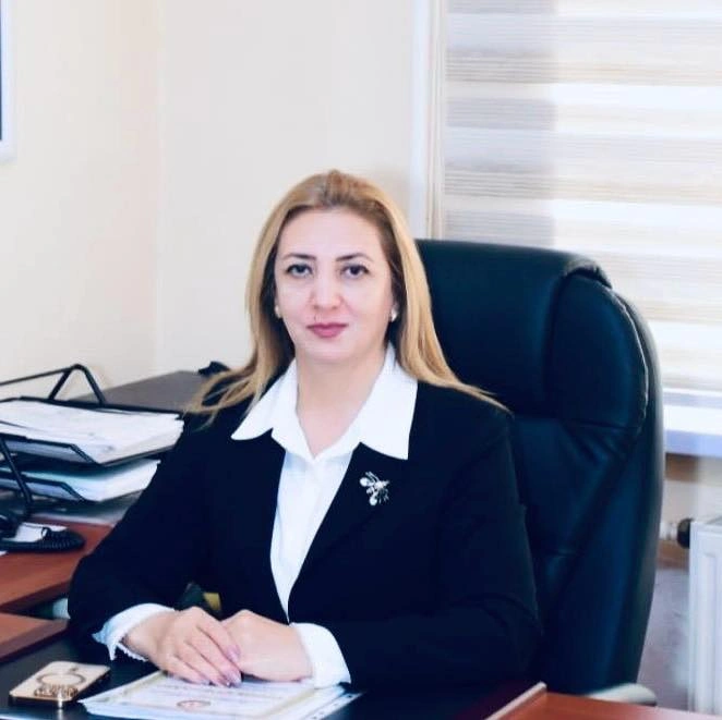 Nazir direktoru işdən çıxardı - FOTO