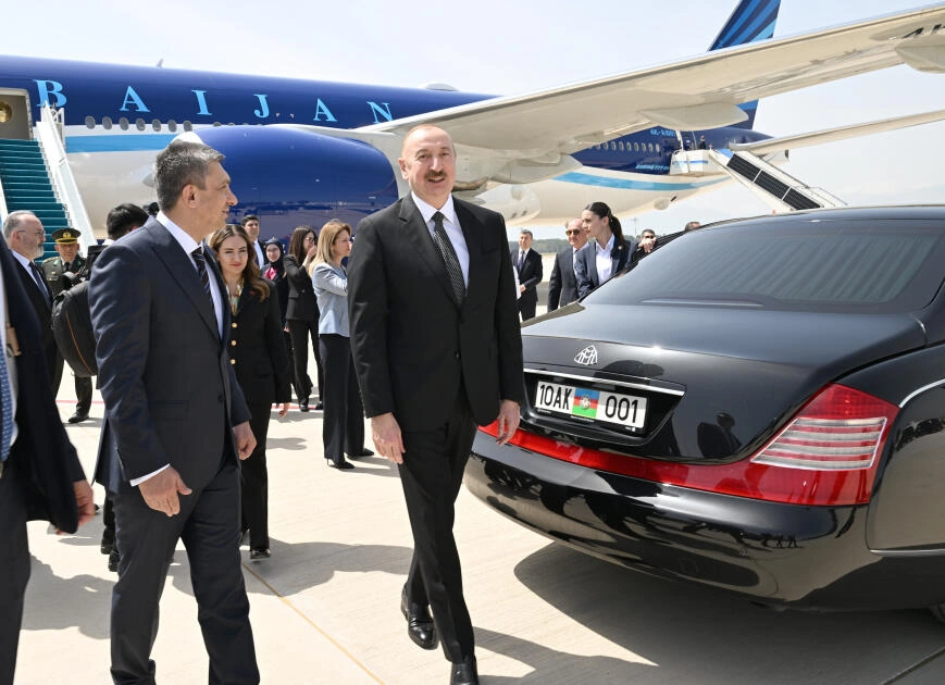 Prezident İlham Əliyev Türkiyəyə işgüzar səfərə gəlib - FOTO