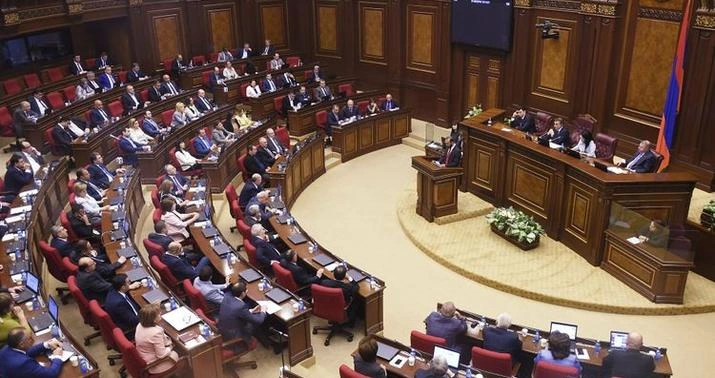 Ermənistan seçki ərəfəsində: Rusiya müdaxilə edə bilər
