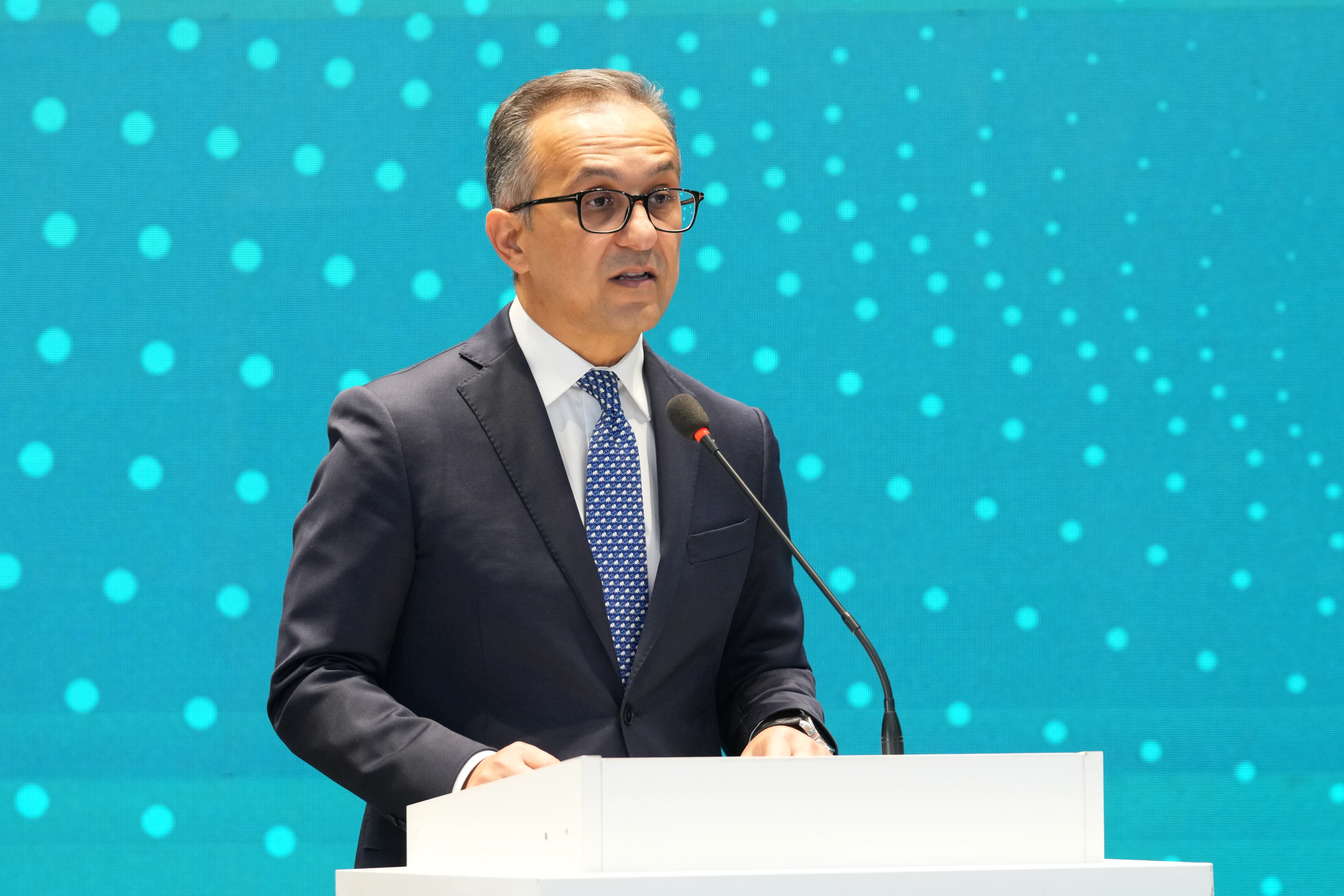 Dini komitə sədrindən məktəbli geyimləri ilə bağlı   AÇIQLAMA