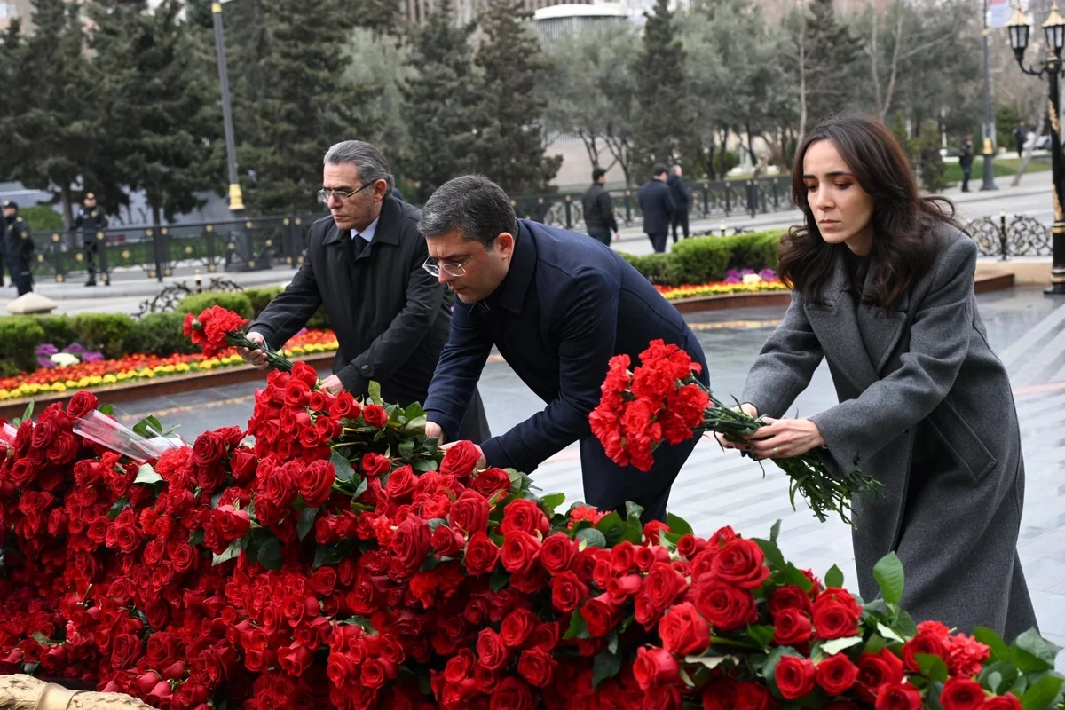 Medianın İnkişafı Agentliyinin kollektivi Ana harayı abidəsini ziyarət edib